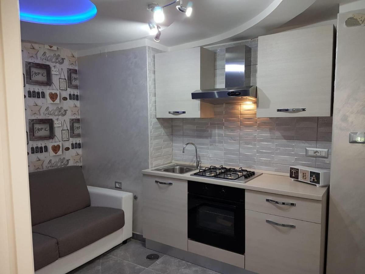 Rebby's Apartament Neapol